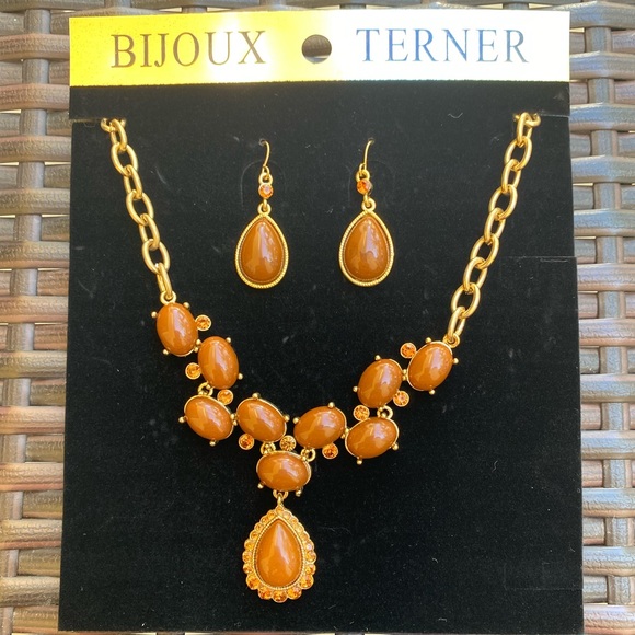 🌹special 🌹NWT set of necklace and earrings - Picture 1 of 2